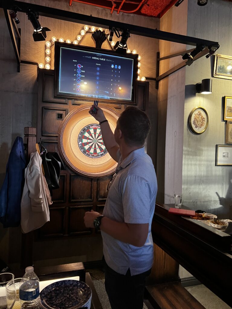 Darts w Travis